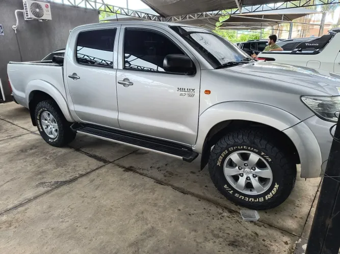 Toyota Hilux CD SR 4X2 2.7 16v/2.7 Flex Aut. 2012