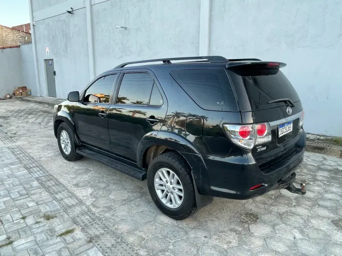 Toyota Hilux SW4 SRV D4-d 4X4 3.0 TDI Dies. AUT 2013