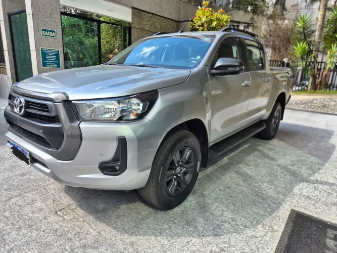 Toyota Hilux CD SR 4X4 2.8 TDI Diesel Aut. 2024