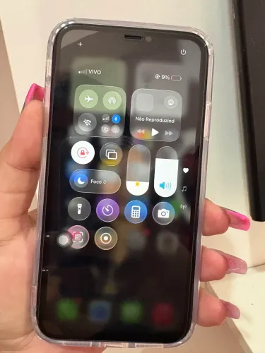 Vende-se IPhone 11 lilás 128g