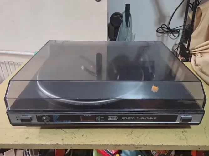 Toca Discos CCE BD-200
