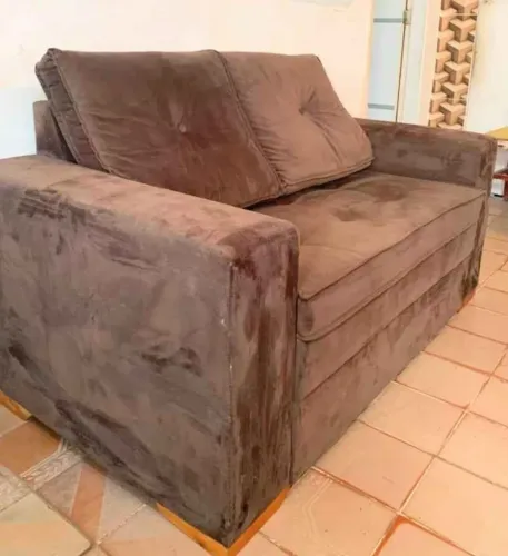 Sofá Marron Suede dois lugares