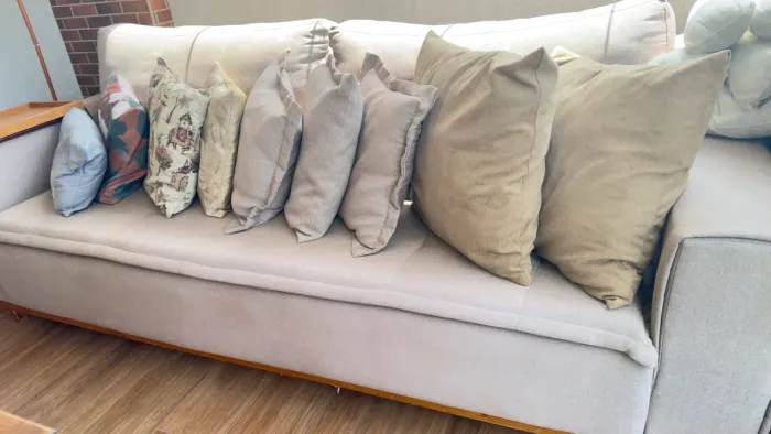 Sofá 2,70 madeira maciça