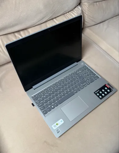 NOTEBOOK LENOVO CORE i5 8G 256 SSD