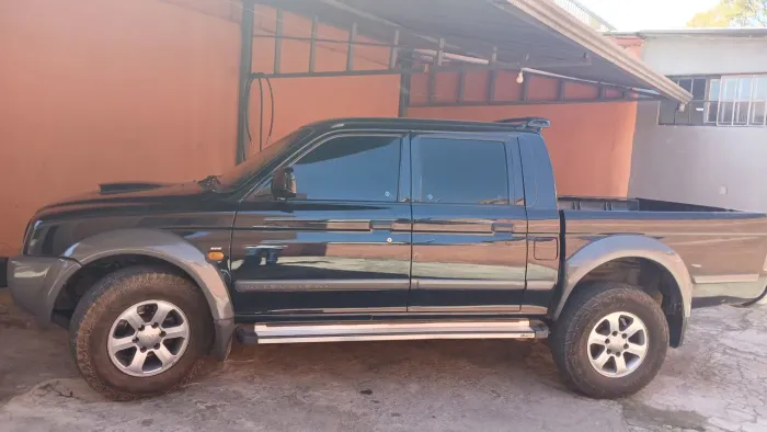 Mitsubishi L200 Outdoor HPE 2.5 4X4 CD T.dies. Mec. 2011