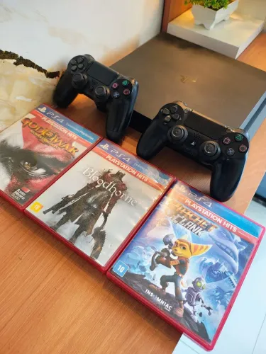 PS4 Slim Com Controles e Jogos - SOMOS LOJA 