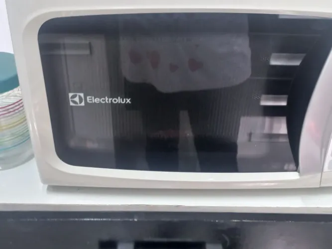 Forno micro ondas Electrolux 20 litros
