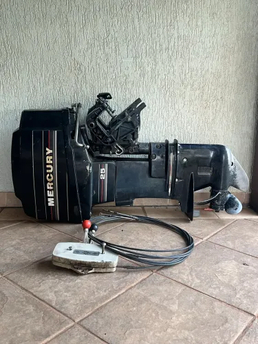 Motor Mercury 25 Hp com comando a distância