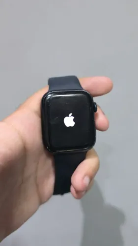 Apple Watch Series 7 45mm com carregador