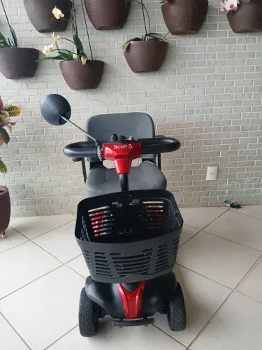Scooter cadeira de rodas Elétrico Semi Nova usada apenas algumas vezes
