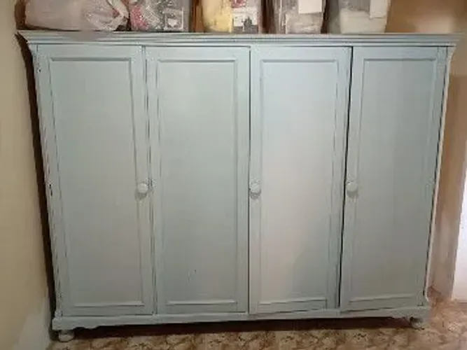 Guarda roupas casal em madeira maciça