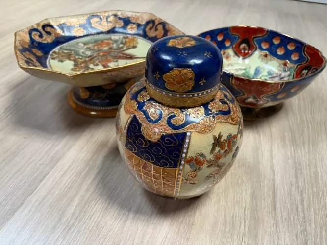 Porcelanas japonesas decoradas a mão antigas