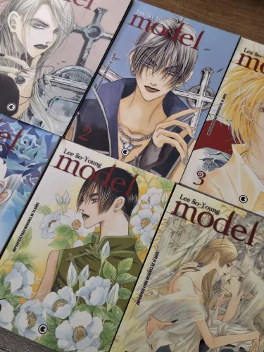 Model Coleção completa de Mangá