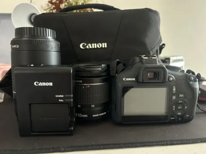 CANON EOS REBEL T7 + BATERIA + 2 LENTES + CASE