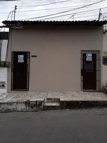 IMOVEL COM QUARTO, SALA, COZINHA E BANHEIRO, EM UMA EXCELENTE LOCALIZAÇÃO NO CONJUNTO CEAR