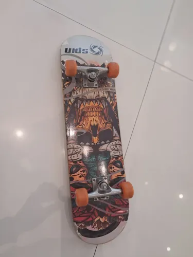 Skate completo em ótimo estado