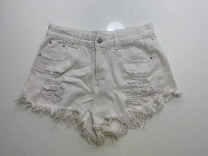 Short branco