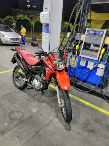 Vendo bros 160 , moto muito conservada, único dono