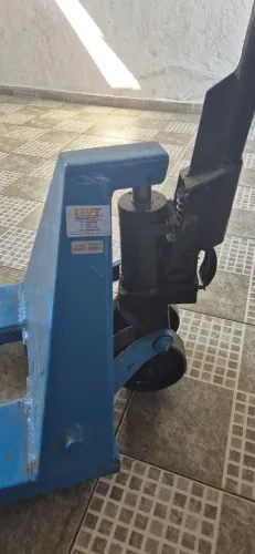 Paleteira Hidráulica 2.2 ton