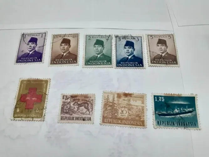 LOTE DE SELOS ANTIGOS. INDONÉSIA