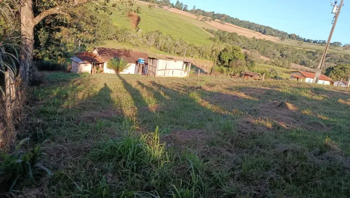 Chacara a 600 metros da rodovia