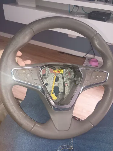 Volante cruze com botões ano 2018