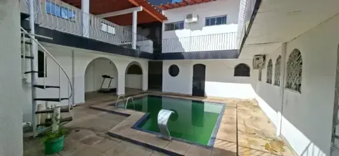 DOM PEDRO CASA COM 5 SUÍTES, S/ 1 TÉRREA, COM PISCINA