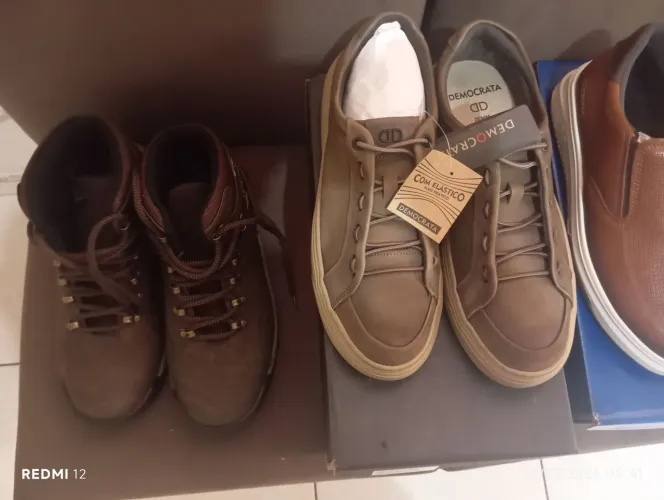 Sapatos masculinos novos