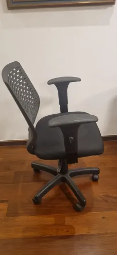 Cadeira de escritório preta