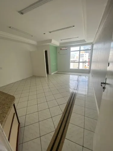 Sala comercial preço de oportunidade no Renascença 2