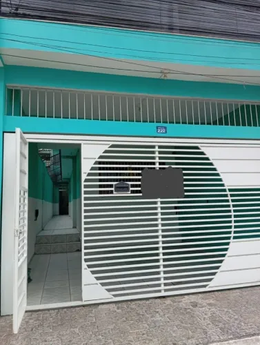 Ampla Casa para Alugar com 4 Quartos e Excelente Espaço Interno em Jandira