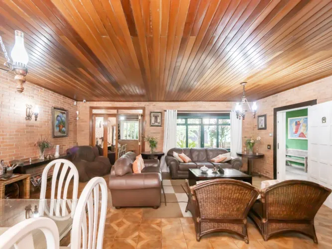 Casa para venda em Vila Guarani (Z Sul) com 4 quartos, sendo 1 suíte, 350m²