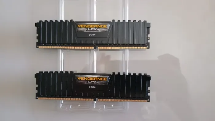 Memória RAM Corsair Vengeance LPX, 16GB (2x8GB), 3200MHz, DDR4