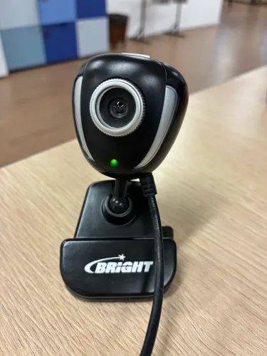 Webcam Bright USB Plug & Play - Foco Manual e Conexão USB (Usada em Ótimo Estado)