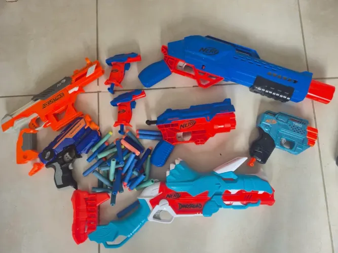 Lote 8 armas nerf com dardos (ótimo estado)