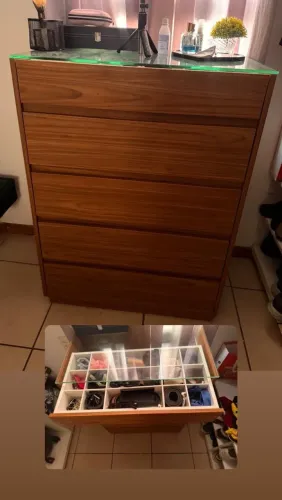 Cômoda com porta joias