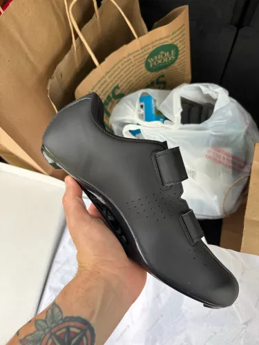 Sapatilha Road/Speed Solstice 