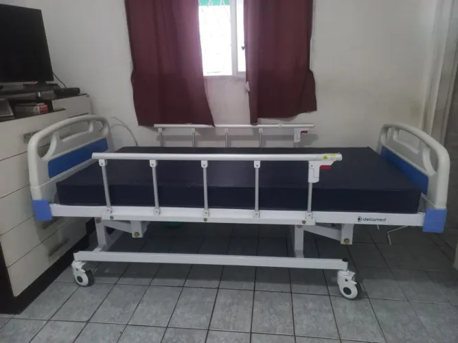 Vende-se Cama hospitalar nova
