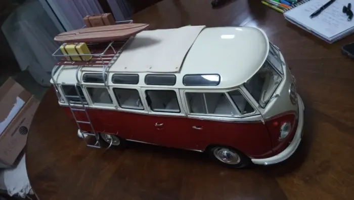 Kombi escala 1:8 - VW Samba Bus - Coleção Planeta DeAgostini