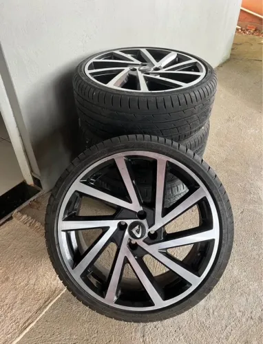 RODAS 18 R-Seven 4 furos pneus zeros