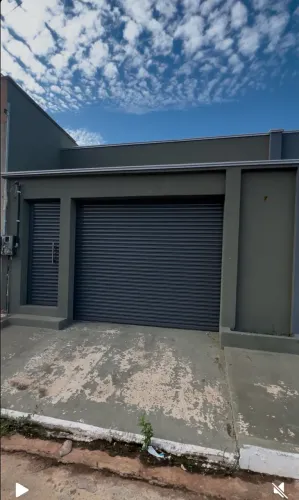 Vende se uma casa em Canaã dos Carajá 