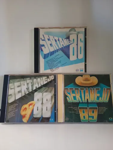 COLEÇÃO DE CDS SERTANEJO 86/88/89