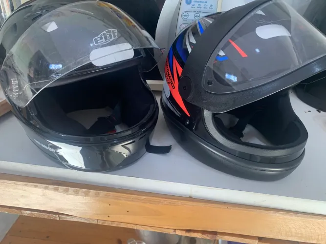 Capacetes seminovos