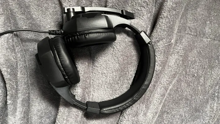 Headset Gamer Havit Gamenote H2032d Preto/ vermelho Cor Preto Luz Vermelho