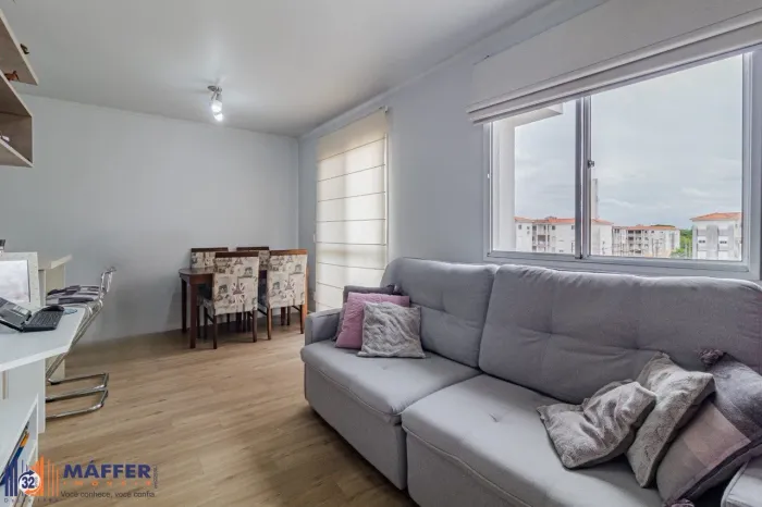 Apartamento com 2 dormitórios e 1 vaga de garagem escriturada no Bairro Humaitá