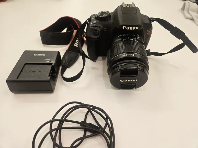 Camera Canon t5 Rebel lente 18-55 pouquíssimo usada