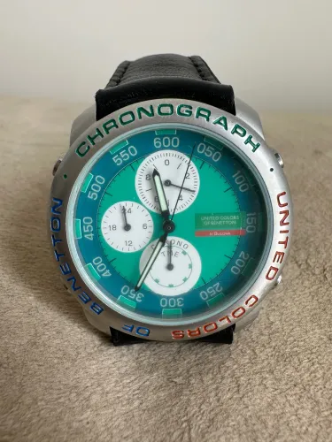 Vintage United Colors Of Benetton Relógio Por Bulova Quartz Chronograph BN203