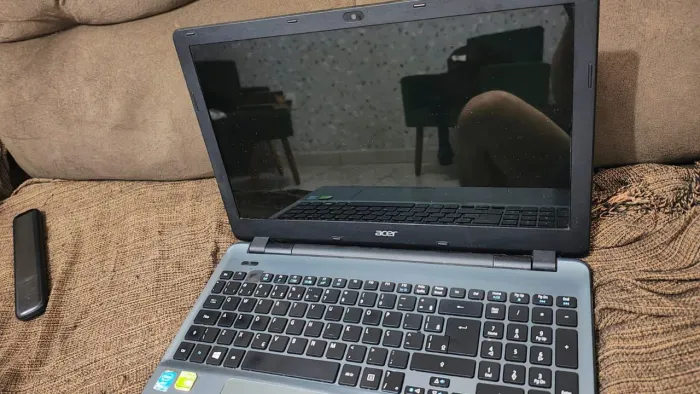 NOTEBOOK ASPIRE E5 | 8Gb ram | Intel i5 5th | Placa de Vídeo Nvidia | Olha descrição