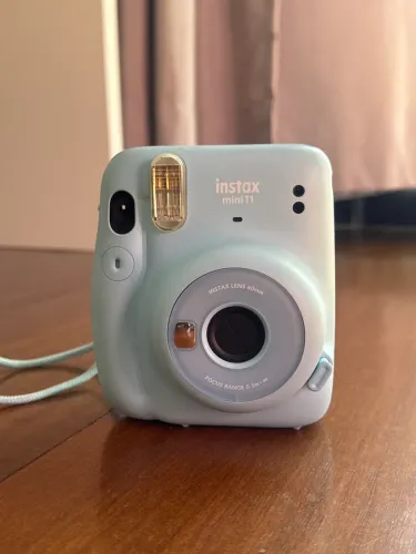 Câmera polaroide semi usada 