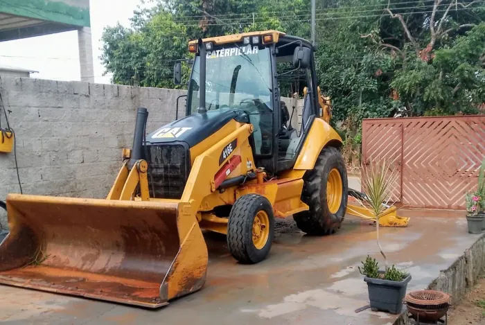 Retroescavadeira Caterpillar 426E